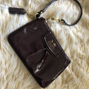 Coach Corner Zip Plum Patent Leather Wristlet in Dark Plum